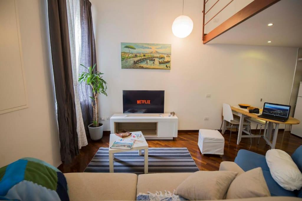 Apartment Napolistayin Flat In