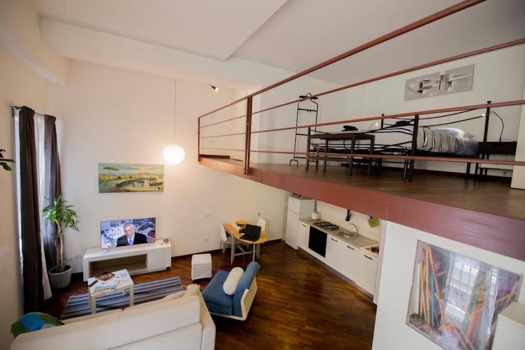 Napolistayin Flat In *